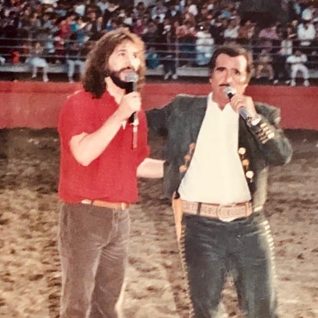 Marco Antonio Solís se unió a la celebración por los 79 años de vida del llamado "Charro de Huentitán".