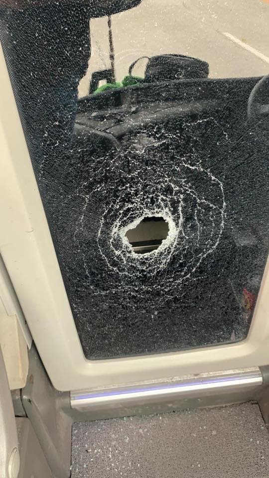 La agrupación sinaloense tuvo un percance cuando iban dentro de su camión de gira