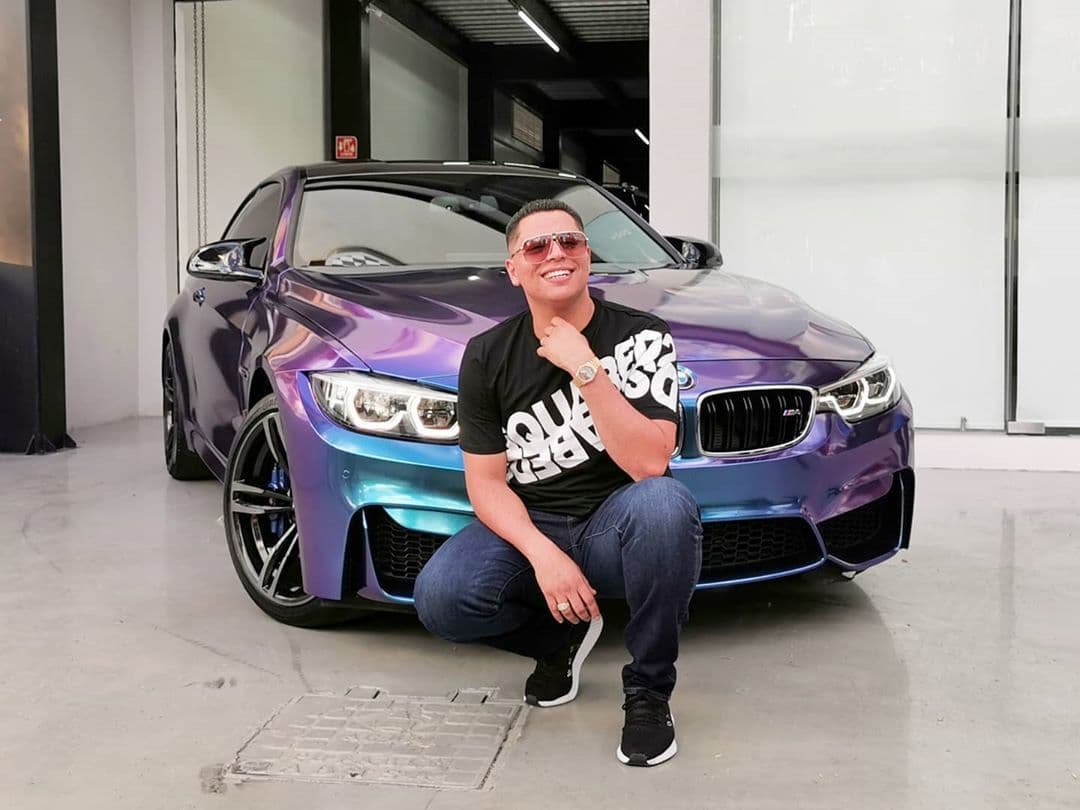 Eduin Caz, cantante de Grupo Firme, presumió uno de sus “bebés” con cuatro llantas.