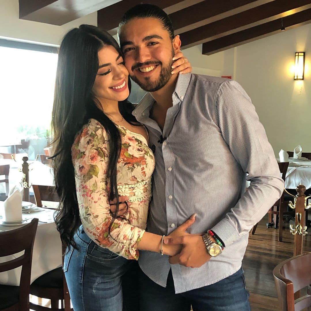 Aunque la situación profesional se ha vuelto turbulenta para Mora, el vocalista de la agrupación ha encontrado el respaldo en Marian Santos.