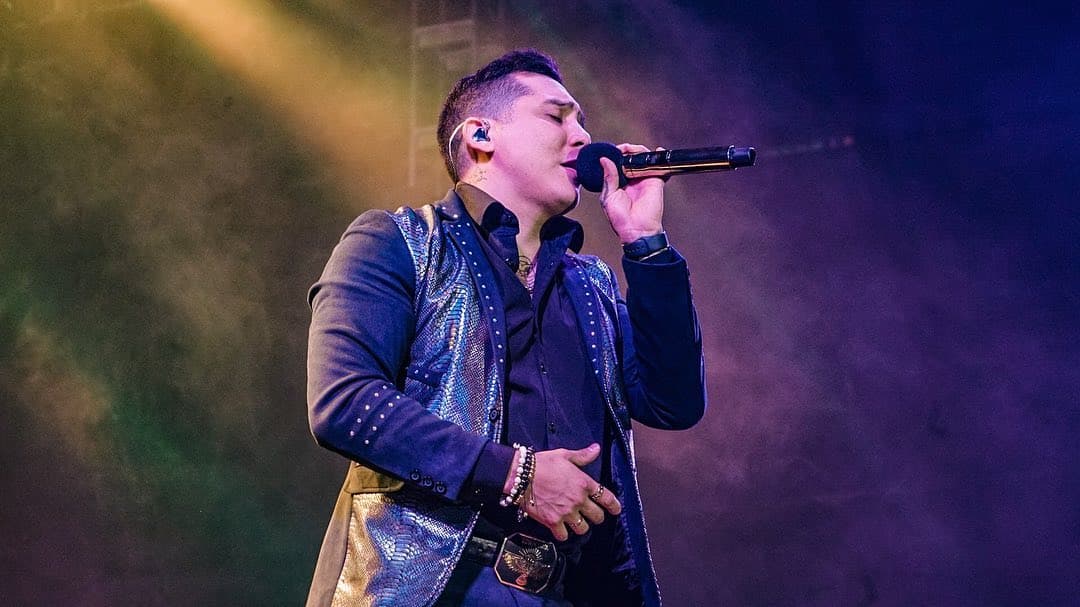 Los 11 temas del disco "Me Hiciste Un Borracho" de Edwin Luna y La Trakalosa De Monterrey le valieron su nominación.