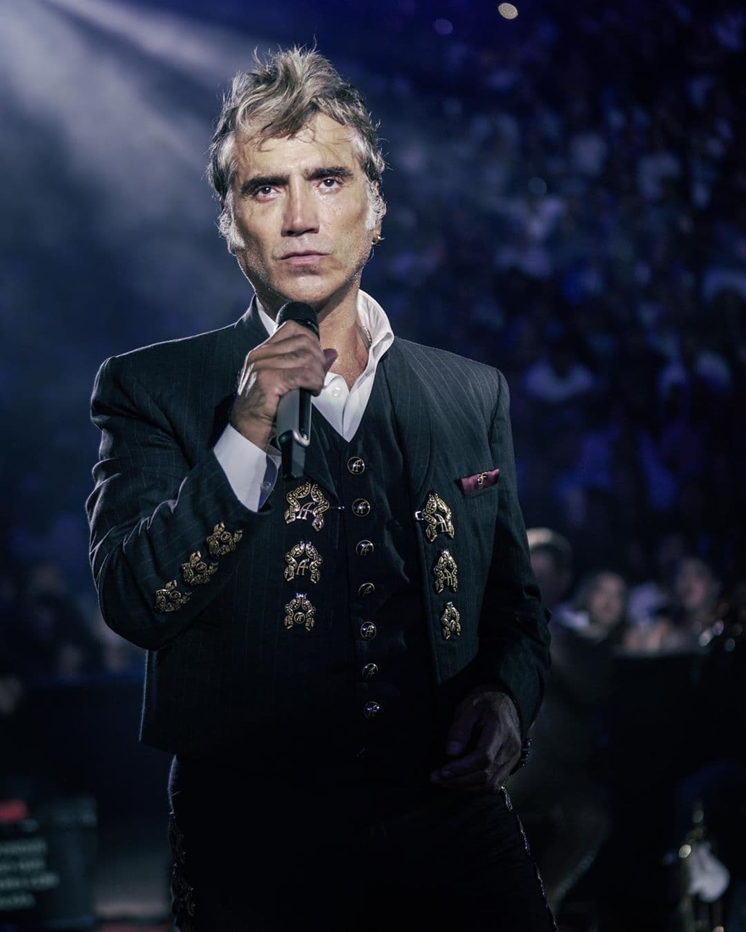 El nuevo disco de Alejandro Fernández se lanzará en febrero de 2020.