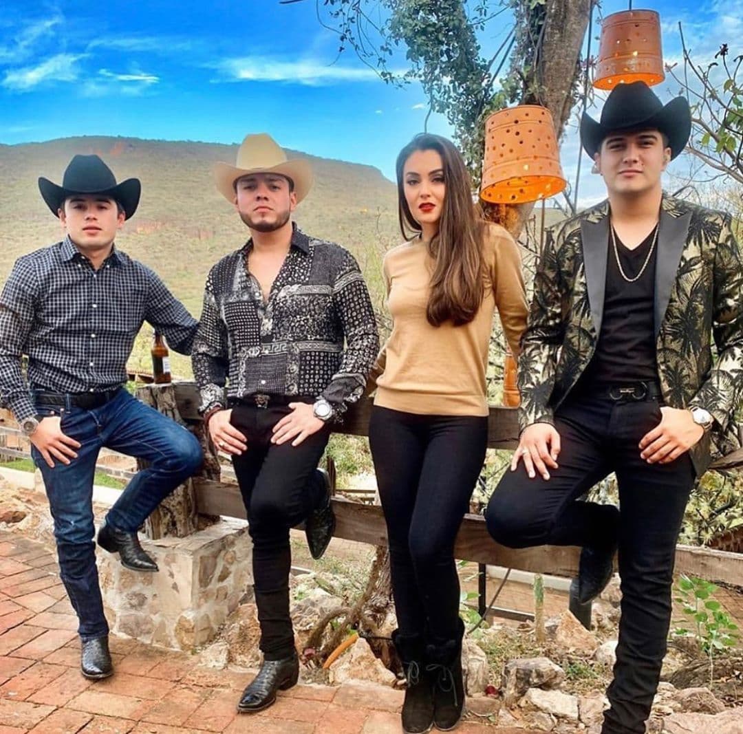 José Manuel López, Lenin Ramírez, Cheli Madrid y Ulices Chaidez presumen su colaboración en un disco en vivo.