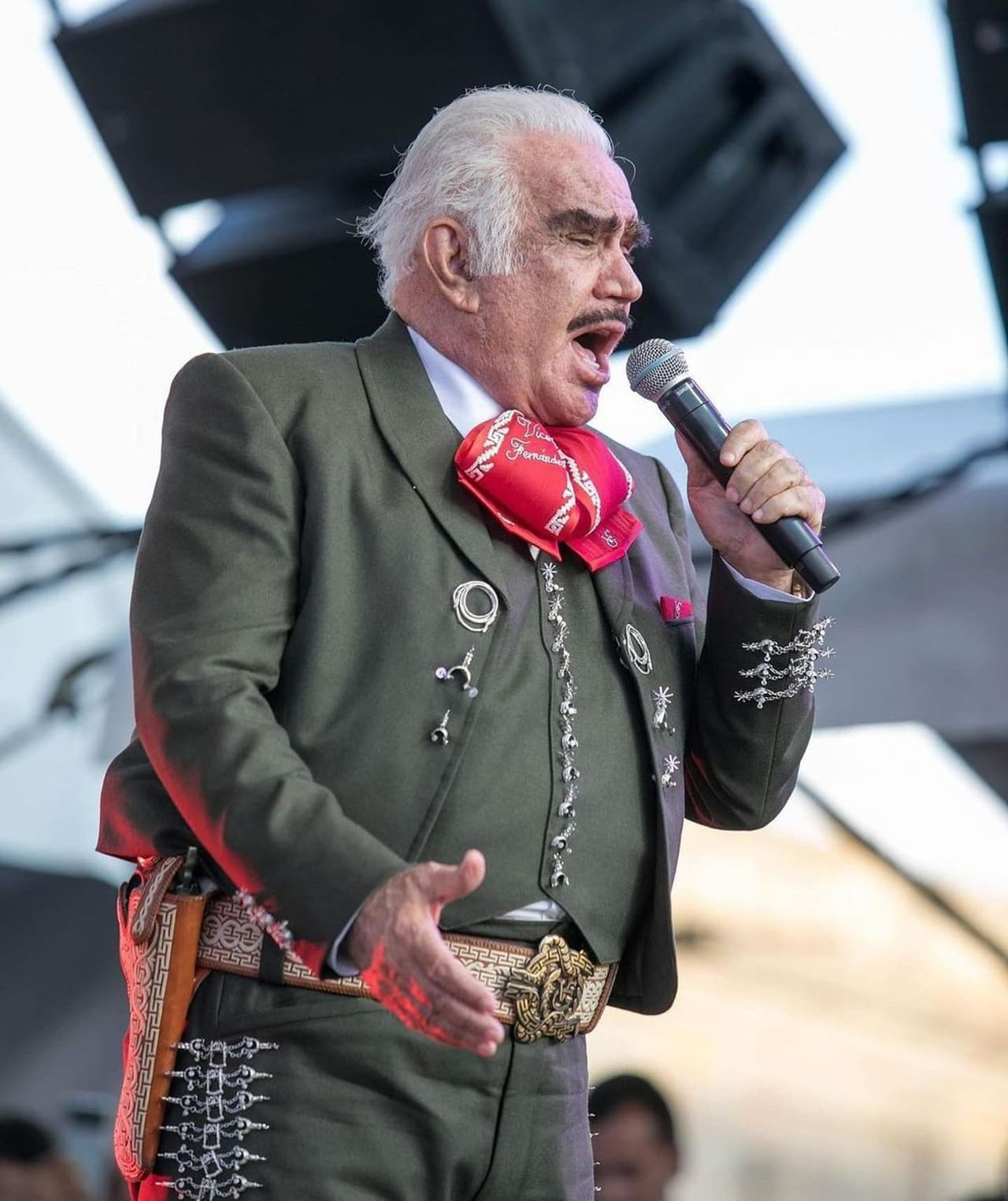 Vicente Fernández tendrá una estauta en su honor en Los Angeles, California.