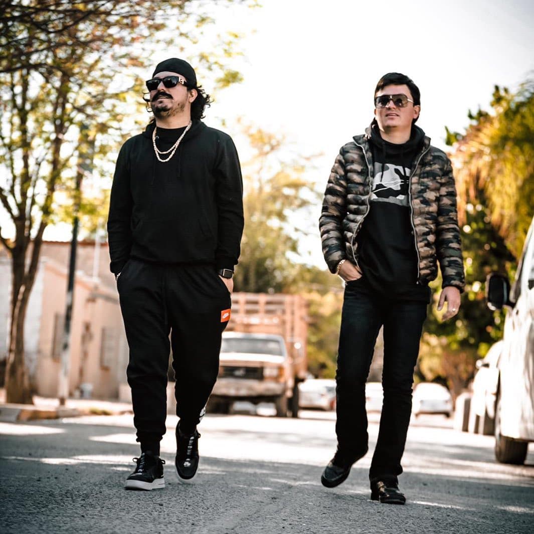 Poncho e Imanol Quezada son las voces de Los Dos Carnales.