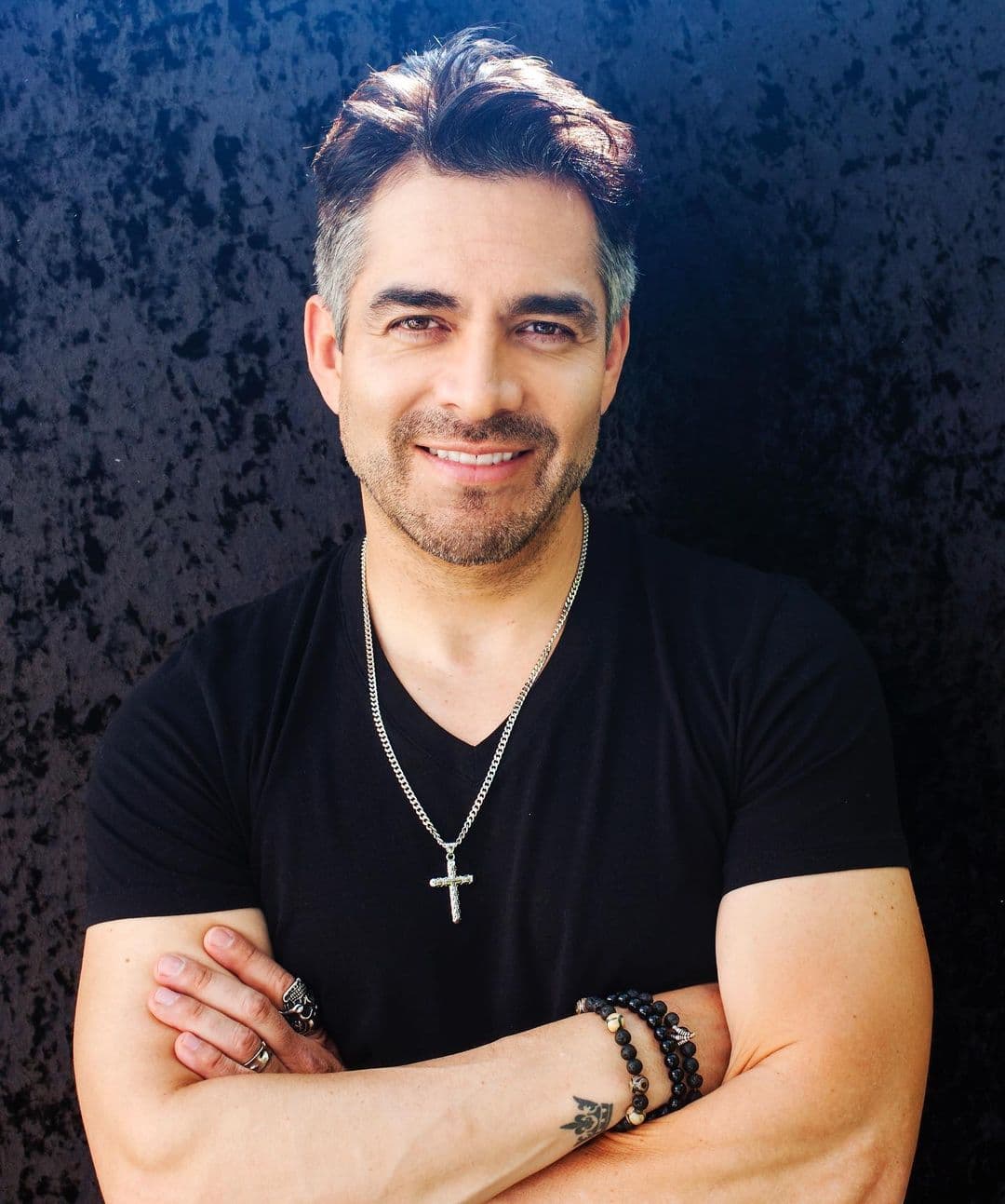 Omar Chaparro. El actor presentará su propuesta musical, además de fungir como conductor de la noche.