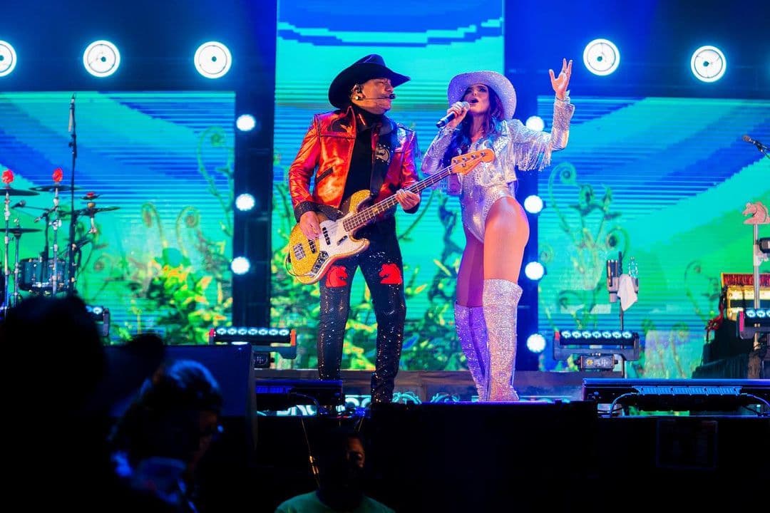 Los de Monterrey tuvieron varios invitados en su concierto, incluyendo a Ana Bárbara.