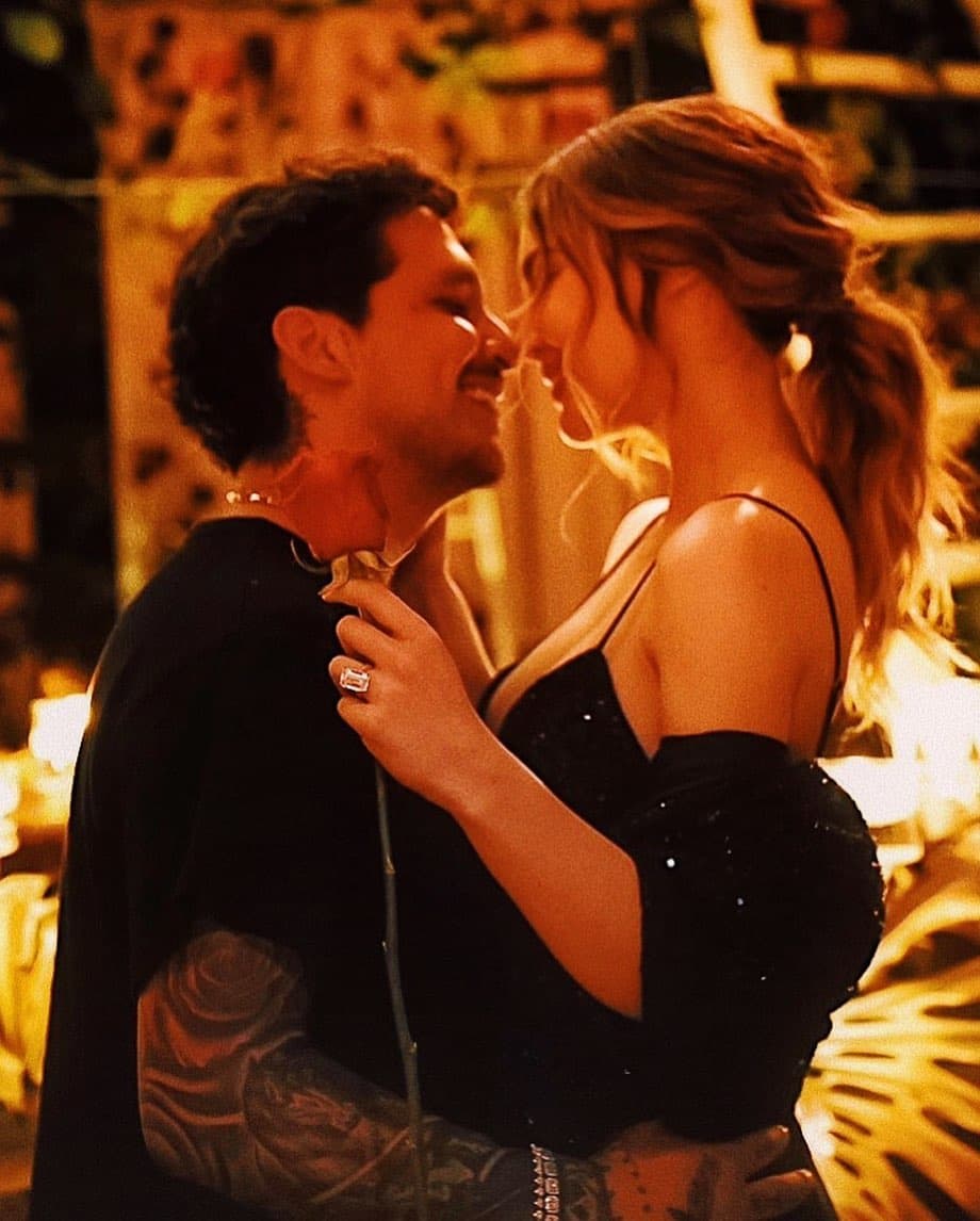 Belinda y Nodal se comprometieron en mayo de 2021.