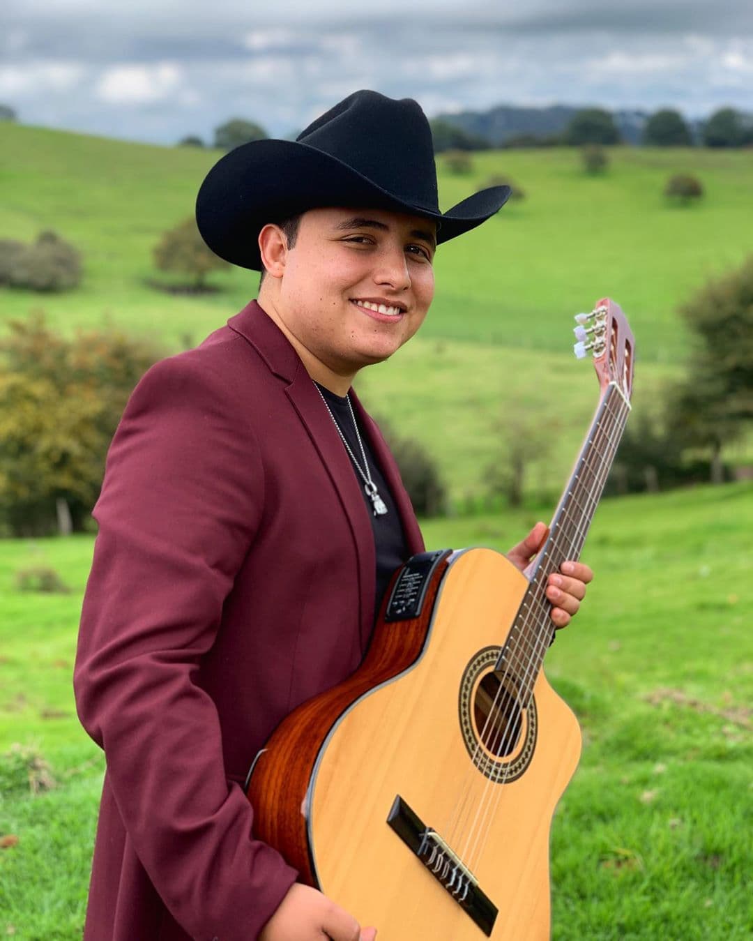 Brian Sandoval recién estrenó en plataformas digitales su disco "Corazón de Hielo".