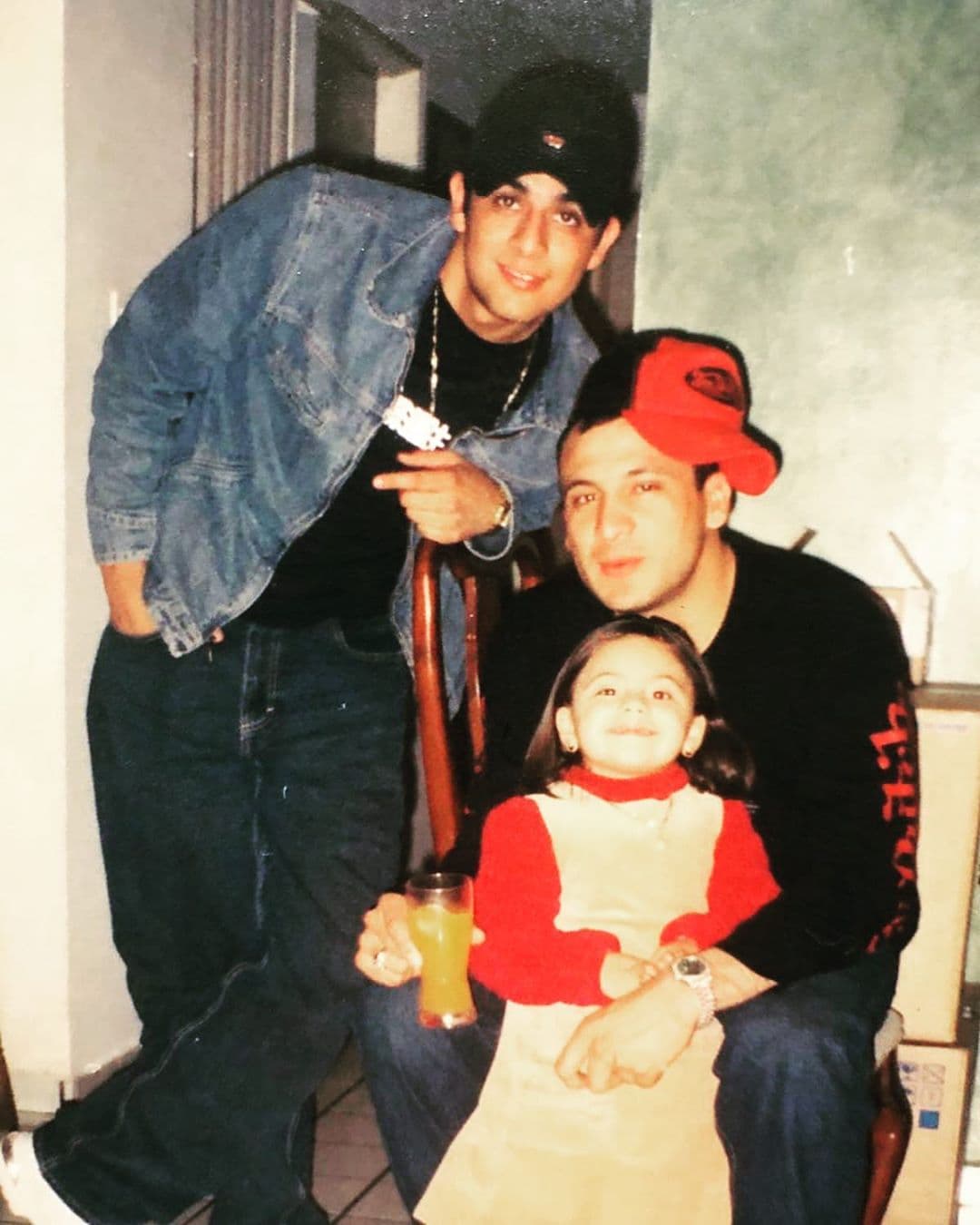 A esta declaración se sumó la de Francisco “El Gallo” Elizalde, hermano de Valentín, quien respaldó lo dicho por “El Flaco” y Marisol, señalando a Tano como uno de los responsables de la muerte de “El Gallo de Oro”.