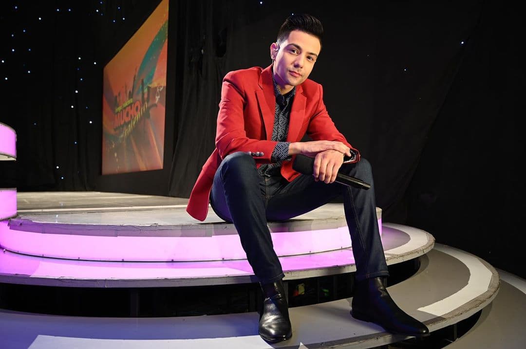 El solista anunció que el próximo 20 de marzo en punto de las 16 horas comenzará la interpretación en Facebook.