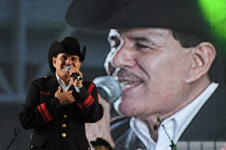 Junto a Patrulla 81, José Ángel Medina regaló al género duranguense y al regional mexicano éxitos como "Cuando Regreses", "Cómo Me Haces Falta", "Cómo Pude Enamorarme de Ti".