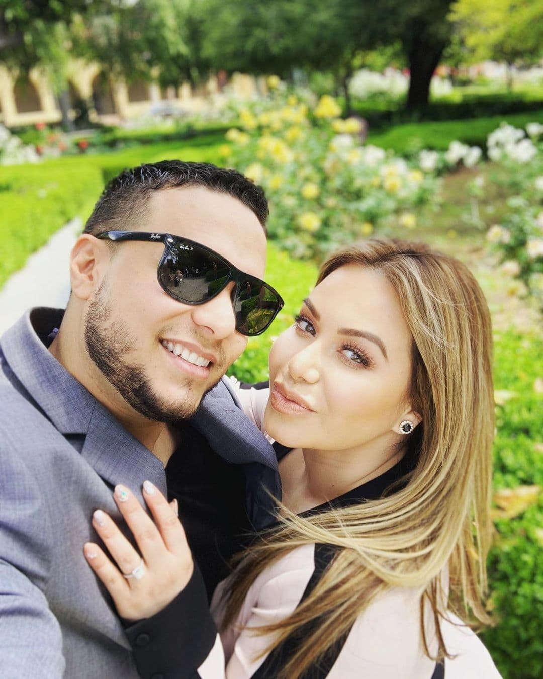 Fue gracias a la difunta Jenni Rivera, madre de Chiquis, que Lorenzo Méndez y la cantante se conocieron.