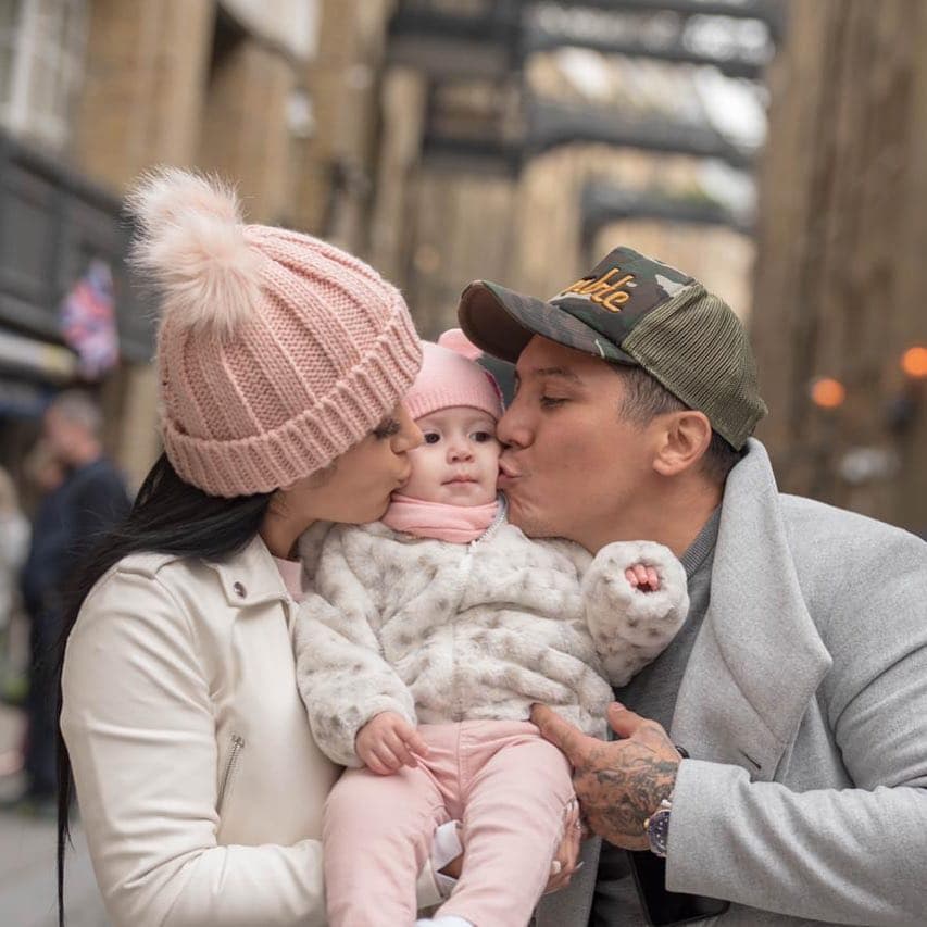 Aún con estas filtraciones y comentarios por parte de los seguidores, el vocalista decidió continuar con el proceso legal y hacer oficial su matrimonio.