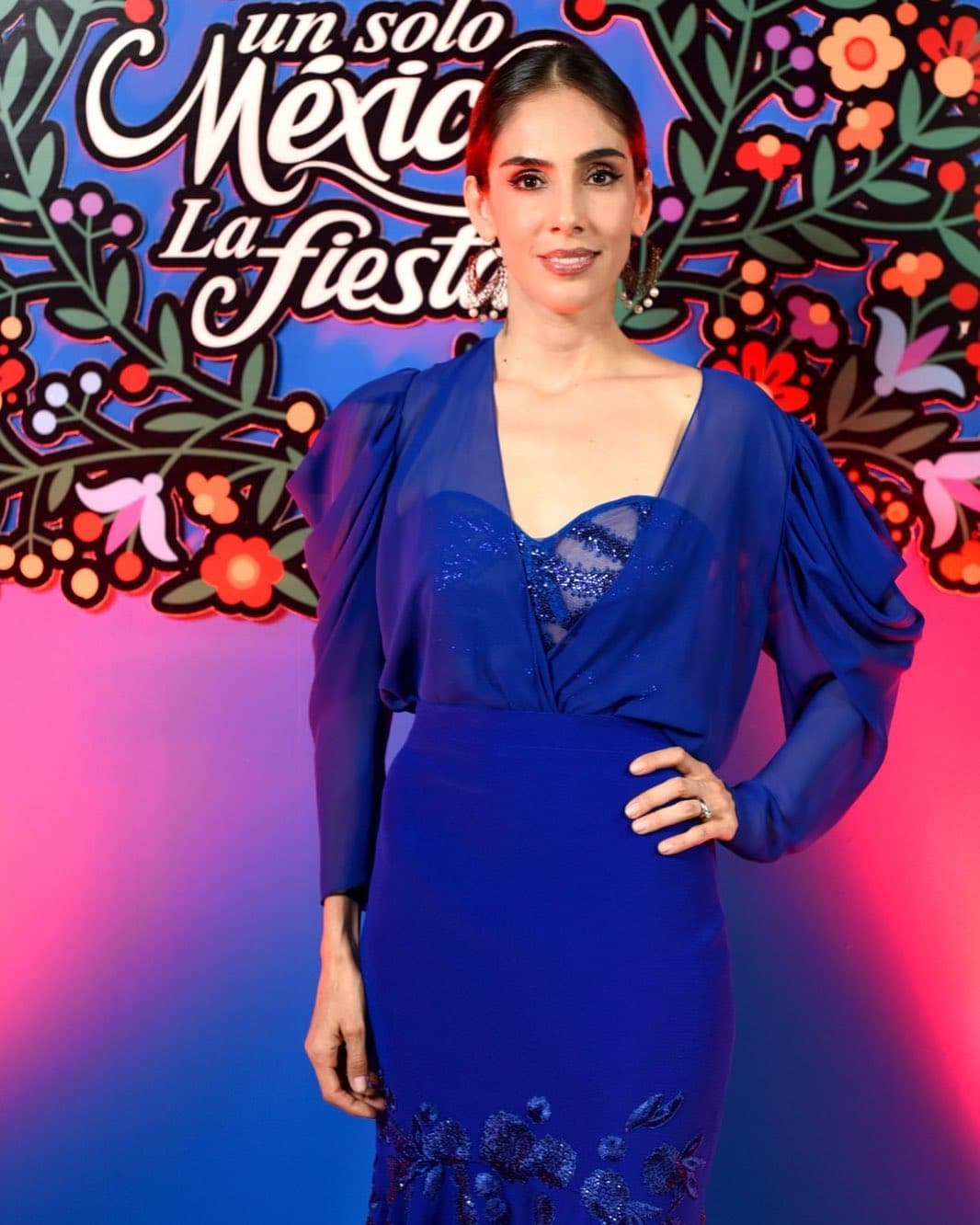 Sandra Echeverría espera seguir cantando para demostrar que no es una "usurpadora" en la música.