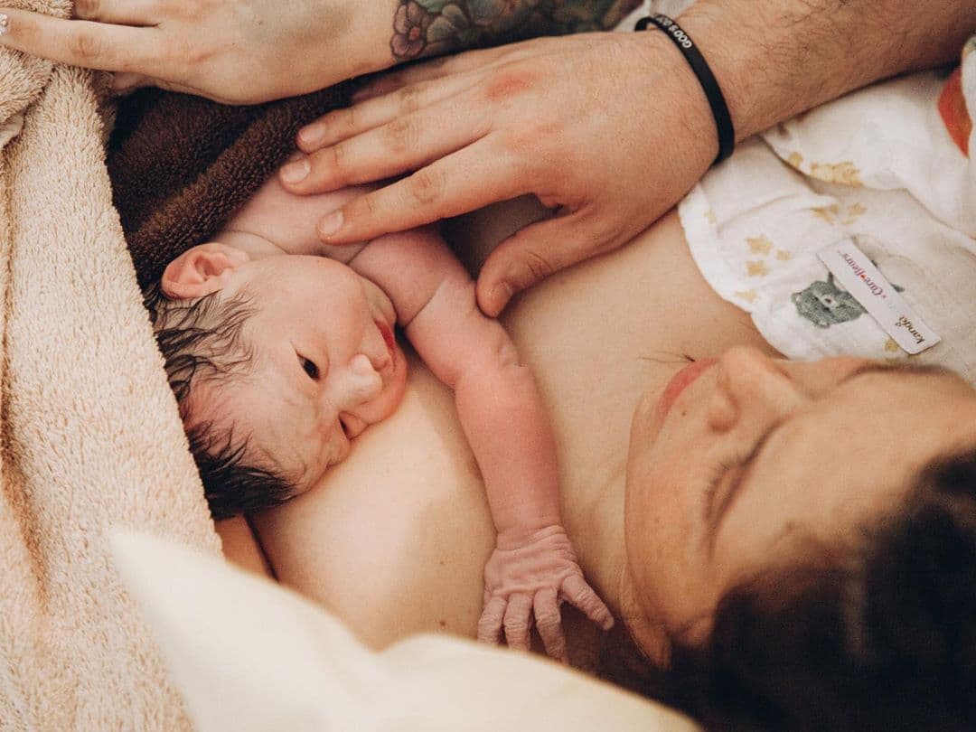 La familia Rivera sigue creciendo y se espera que próximamente la Chiquis tenga a su primer hijo.