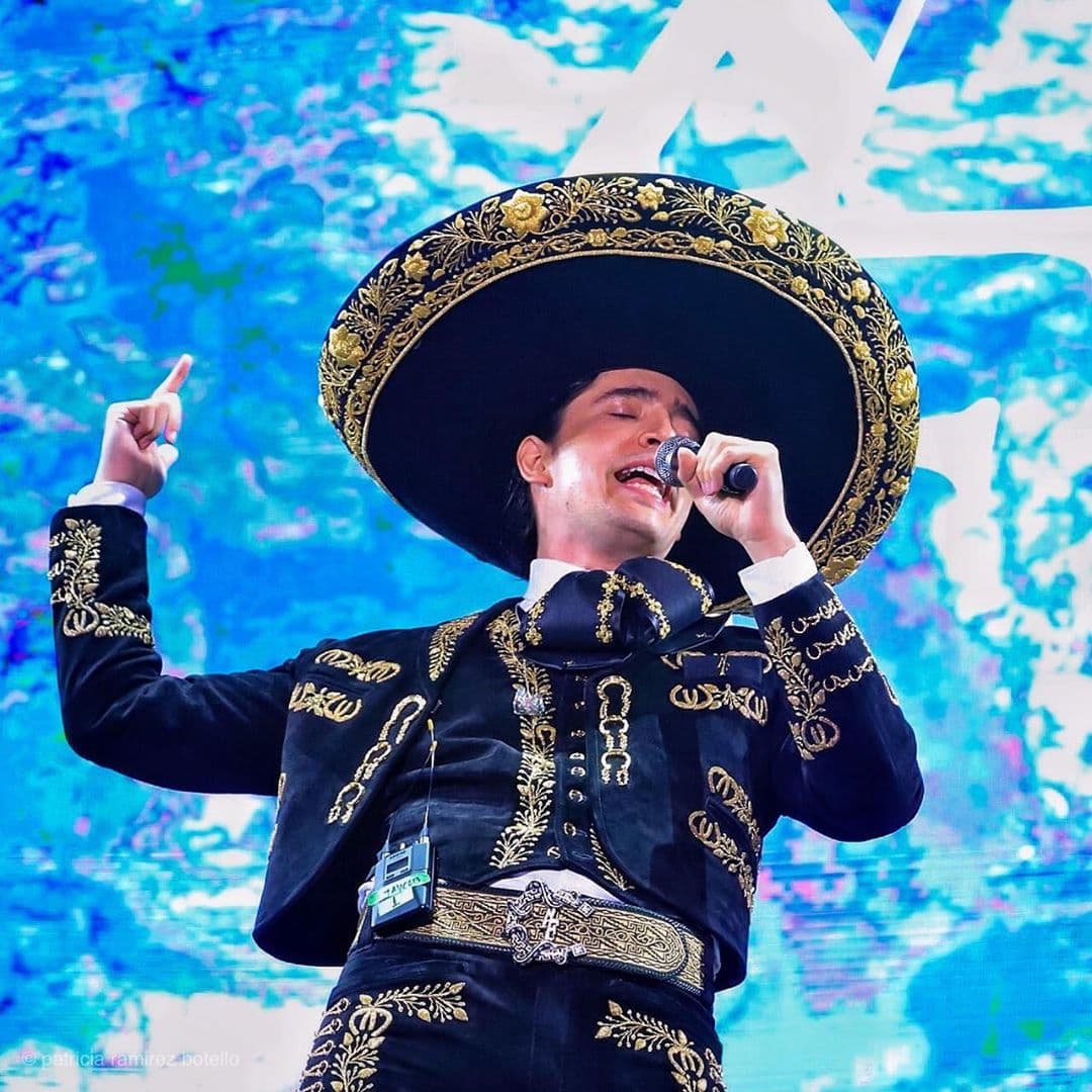 Alex Fernández debutó en la música con su disco "Sigue la Dinastía".