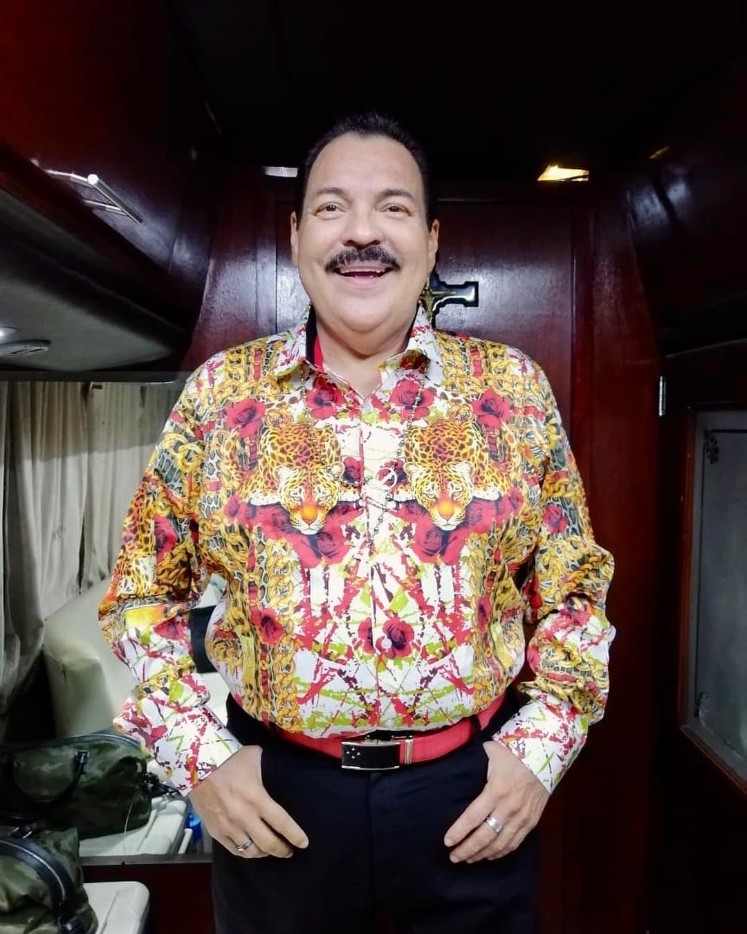 “¡Muchas gracias a todos por sus felicitaciones de cumpleaños! Agradezco a Dios por cada día que es una oportunidad divina”, mencionó “El Gigante de la Banda”.