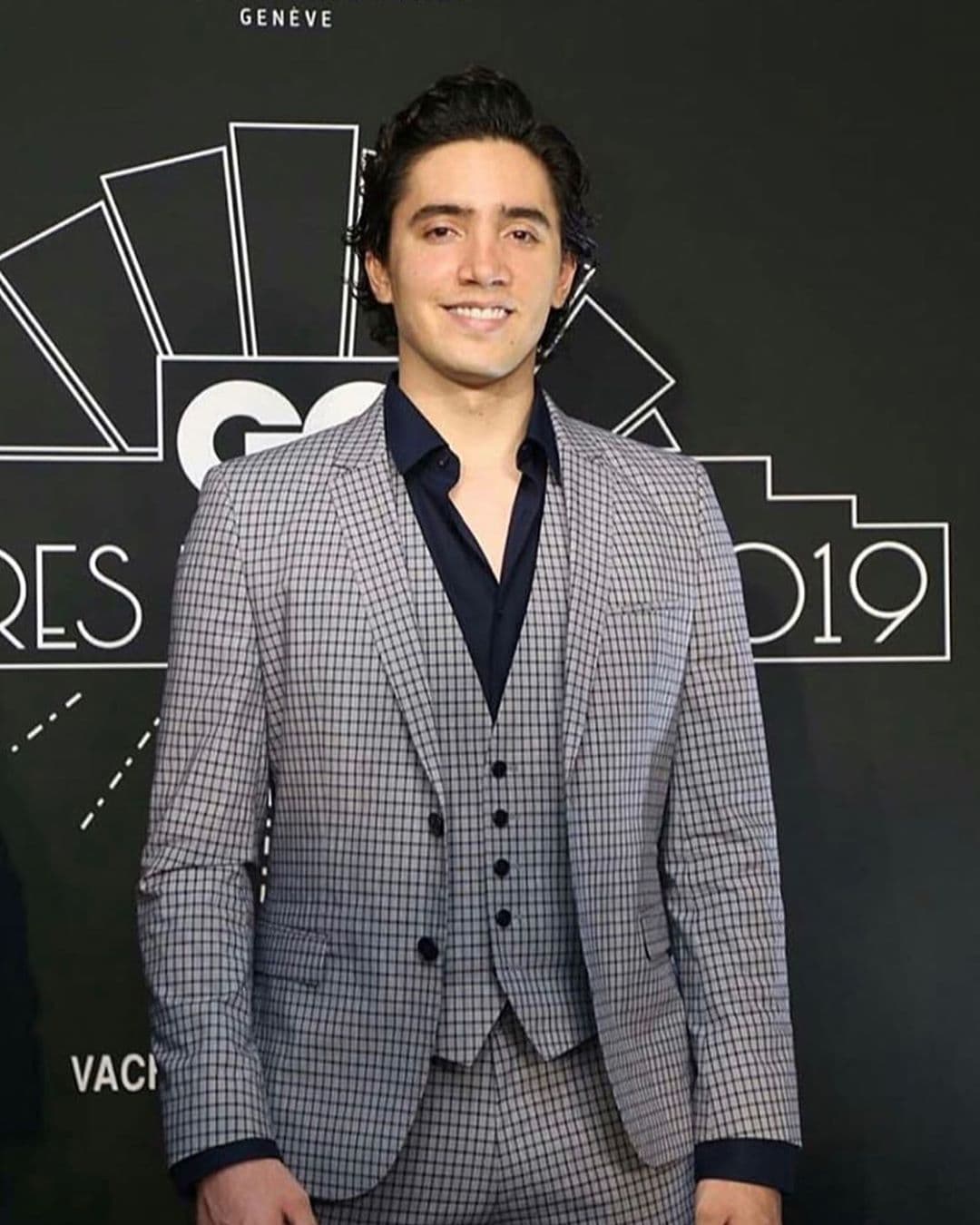 Alex Fernández Jr. heredó el gran talento musical de su padre, aunque también tiene un gran parecido a su papá.