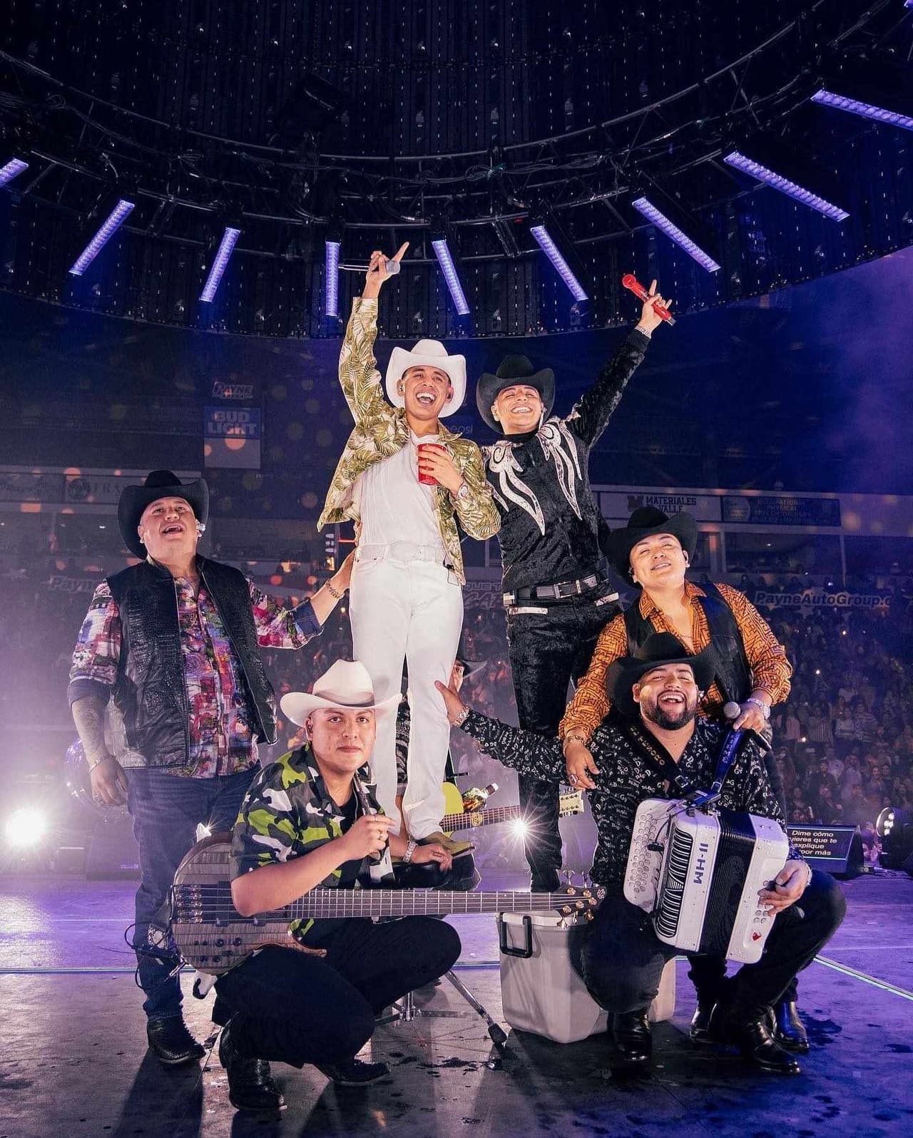 Grupo Firme se prepara para el estreno de su nuevo disco.