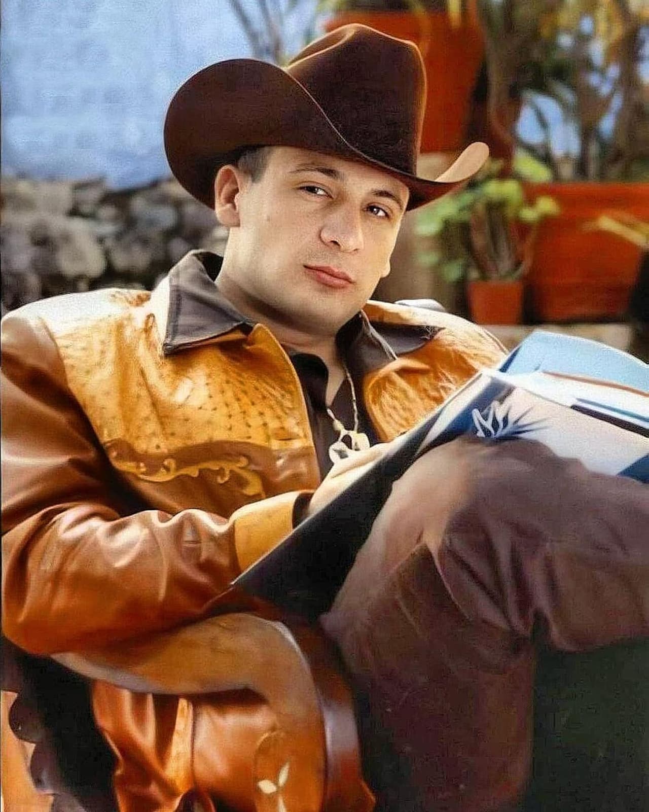 Completa la canción de Valentín Elizalde y demuestra lo fan que eres del "Gallo de Oro".