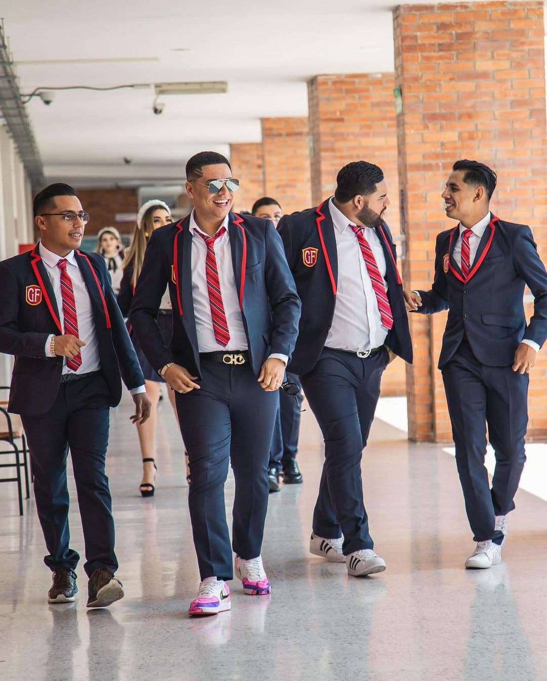 El video de "Enloquéceme" fue grabado en la Ciudad de México y se desarrolla en una temática escolar.