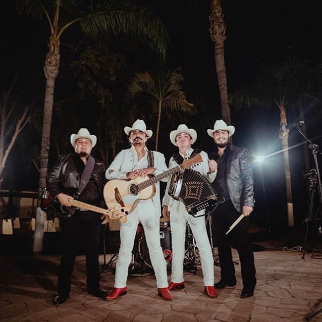 El cuarteto originario de San Pedro de las Colonias, Coahuila, ofreció un concierto por Internet al que convocaron a miles de seguidores.