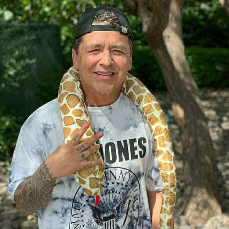 El joven cantante, Christian Nodal, se divirtió con el filtro de FaceApp.