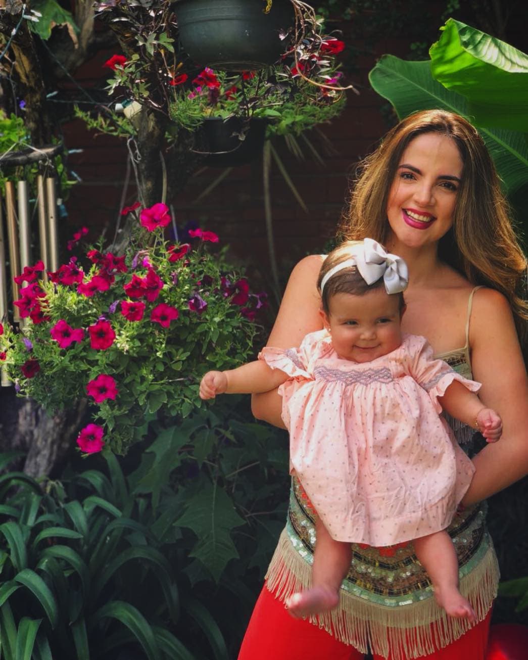 Fernanda Fernández fue la primera nieta que le dio el privilegio de volverse bisabuelo a Chente, con la llegada de Antonella.