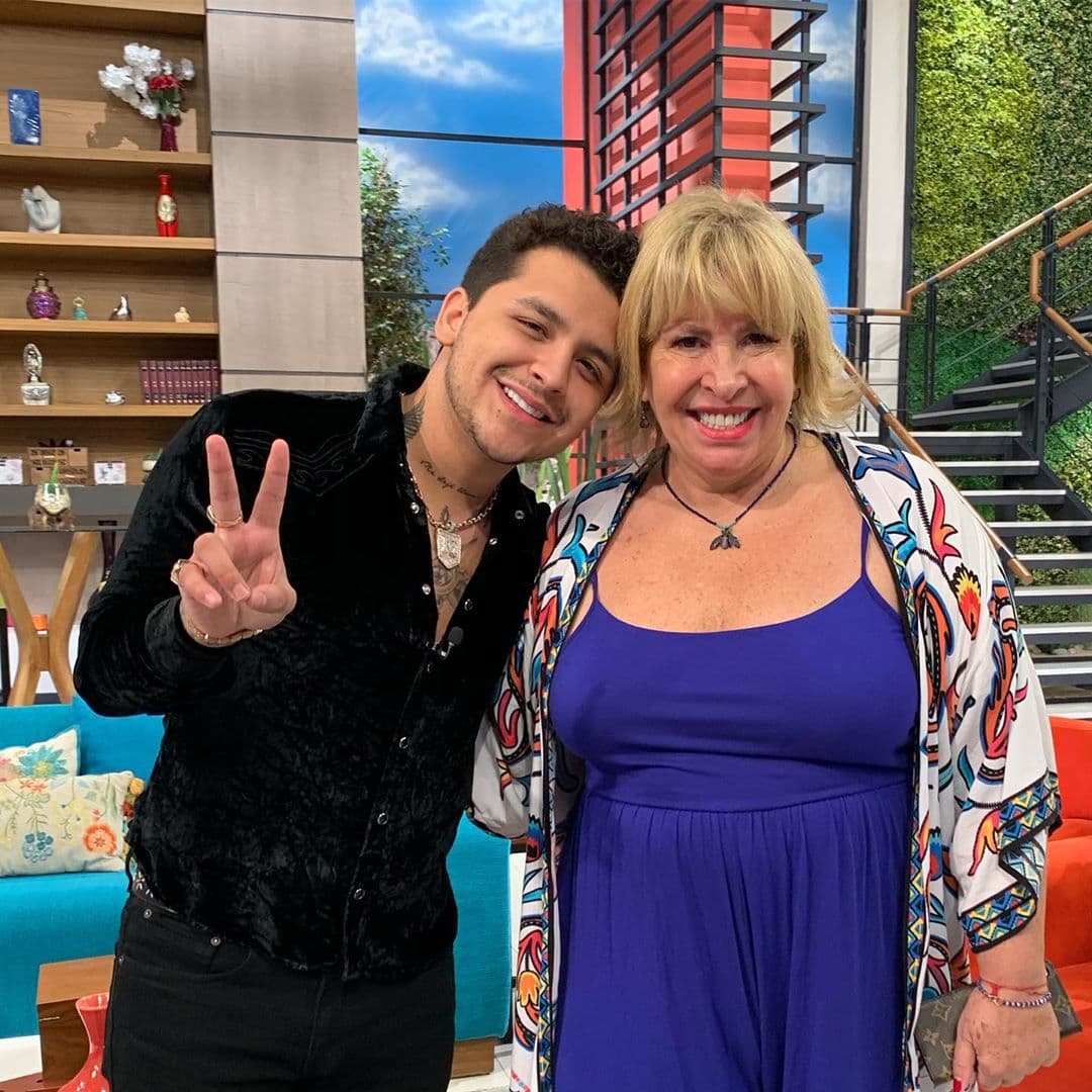 Christian Nodal fue invitado en varias ocasiones al programa "Hoy", producido por Magda Rodríguez.