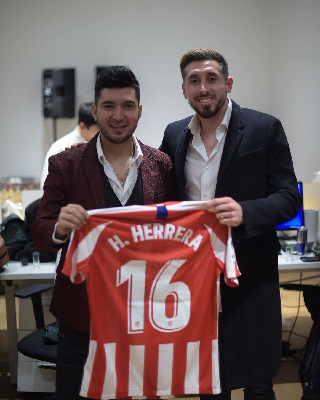 “Que detallazo el de nuestro amigo @h.herrera16 para con nosotros, muchas gracias”, escribió la cuenta oficial de Instagram de El Recodo.