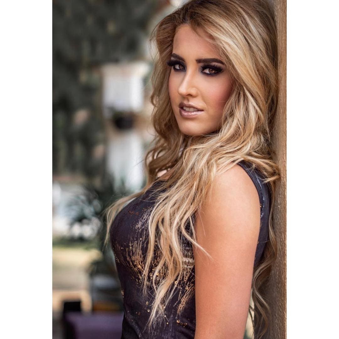 Stefania De Aranda estudió actuación en el Centro de Educación Artística (CEA) en Televisa.