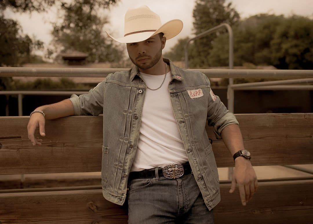 "Van a pasar muchos años para que tengamos otro Antonio Aguilar. Se puede lograr en sus nietos. Veo en Leonardo Aguilar, que sí tiene una voz muy parecida al abuelo, inclusive, más que la de Pepe", compartió el locutor Arturo Trujillo.