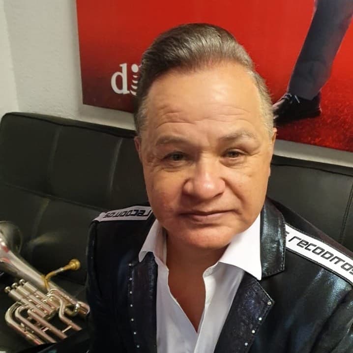 Rafa González, vocalista de Los Recoditos, también uso el famoso filtro.