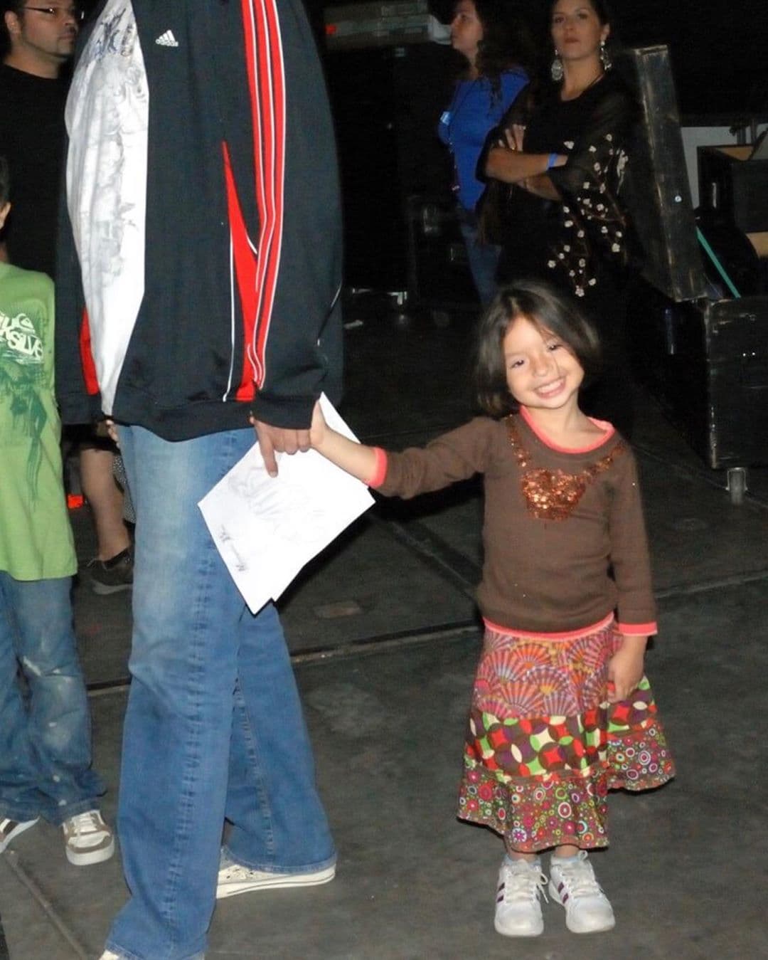 Muchos fans le han comentado que luce idéntica a cuando era una niña. Recientemente, Ángela acompañó esta foto con la frase "aunque ya no soy tan niña, sigo siendo la misma".