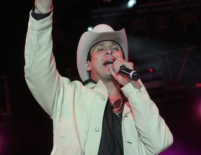 Nació el 1 de febrero de 1979 en la ranchería de Jitonhueca, en el municipio de Etchojoa, Sonora.