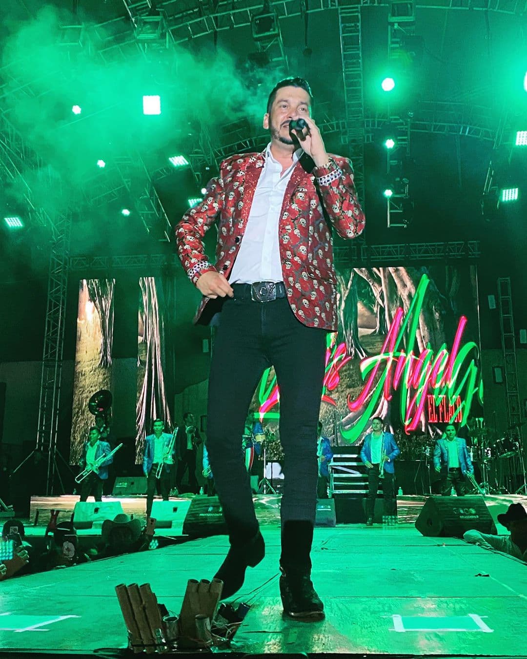 Luis Ángel "El Flaco" debutó como solista con el sencillo "Reflexión" e inició su gira en Iguala.