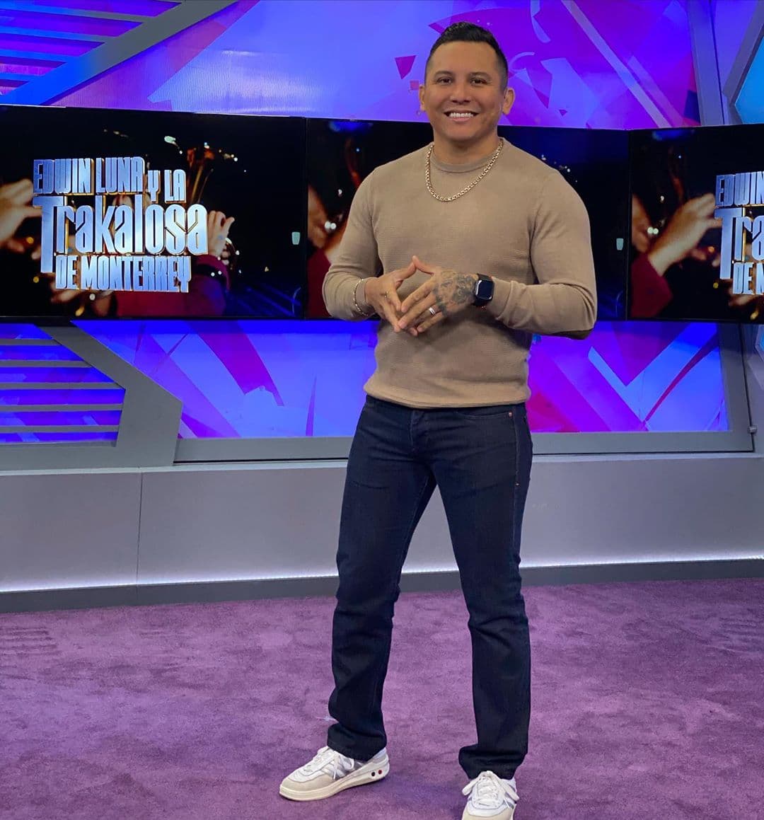 Edwin Luna y La Trakalosa de Monterrey celebra una década de carrera en la música regional mexicana.