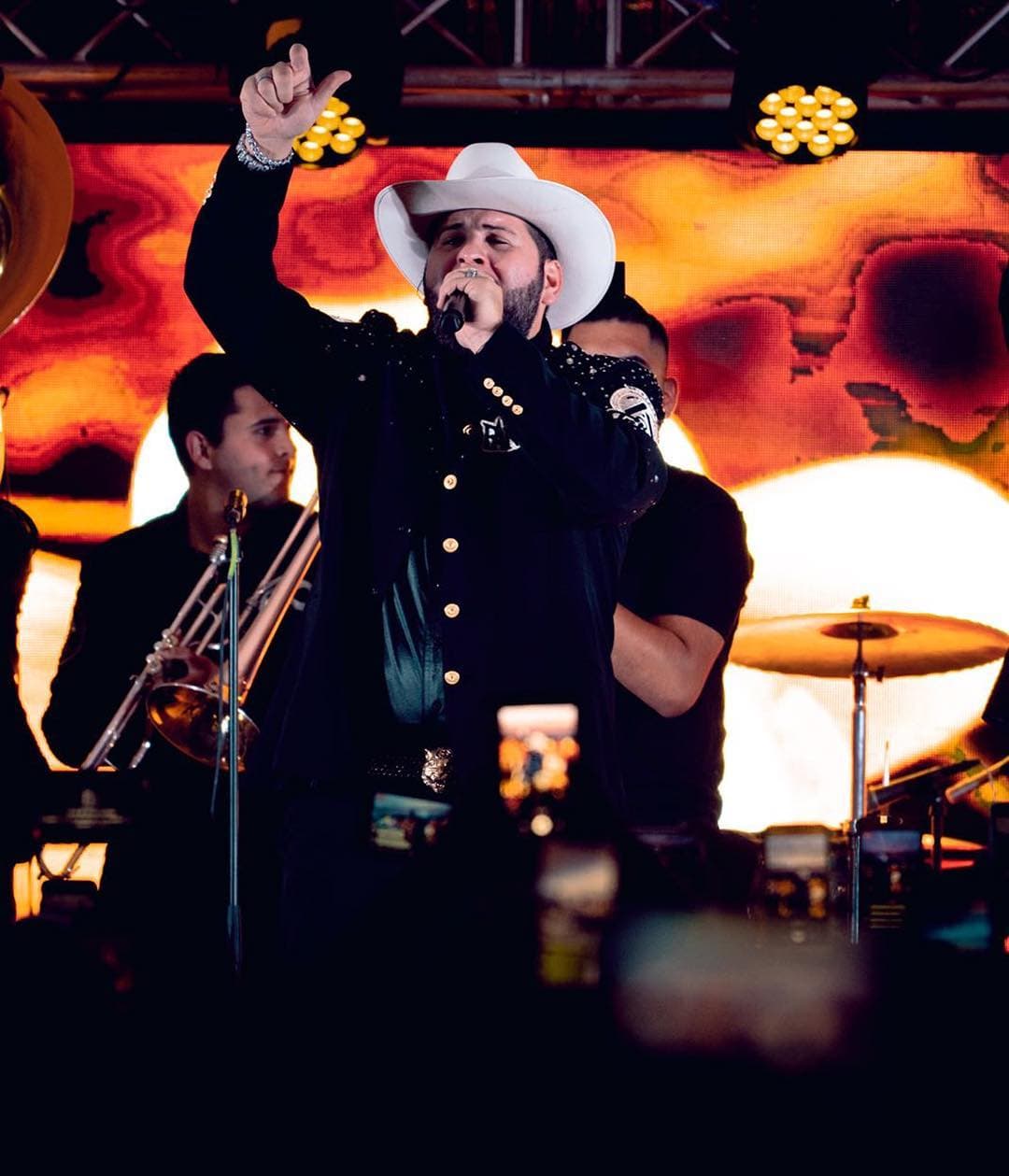 "Palabra de Hombre" también da nombre a la actual gira de Alexander García, El Fantasma.