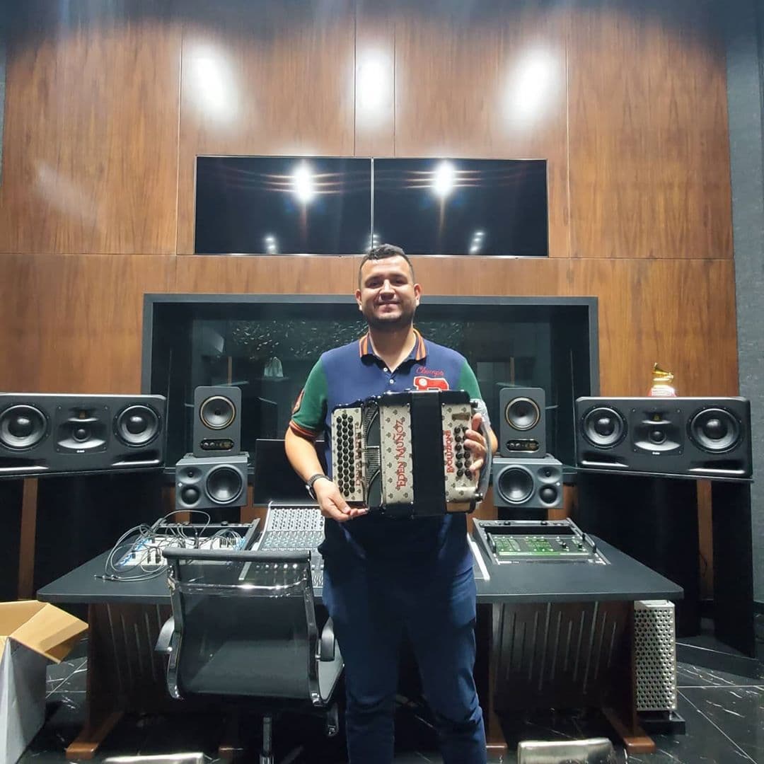 En la entrevista publicada en redes sociales, Edén Muñoz se declaró fan de Banda MS.