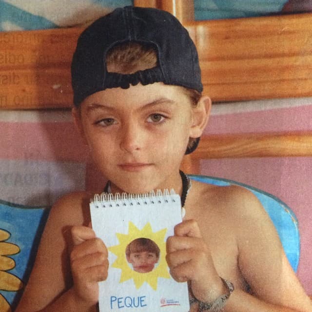 El primogénito de Ana Bárbara, Emiliano Gallardo Ugalde, ha causado una gran sensación en las redes sociales, pues a sus 20 años el hijo de la grupera está hecho todo un galán.