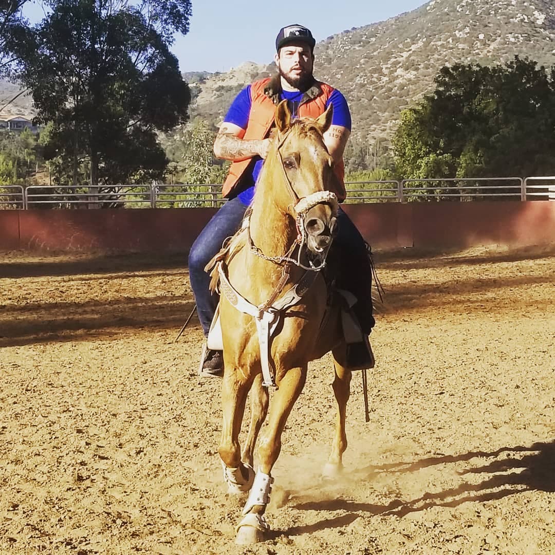 En el 2019 el hijo de Pepe Aguiar por fin se reencontró con su padre y sus hermanastros, Ángela, Aneliz y Leonardo.