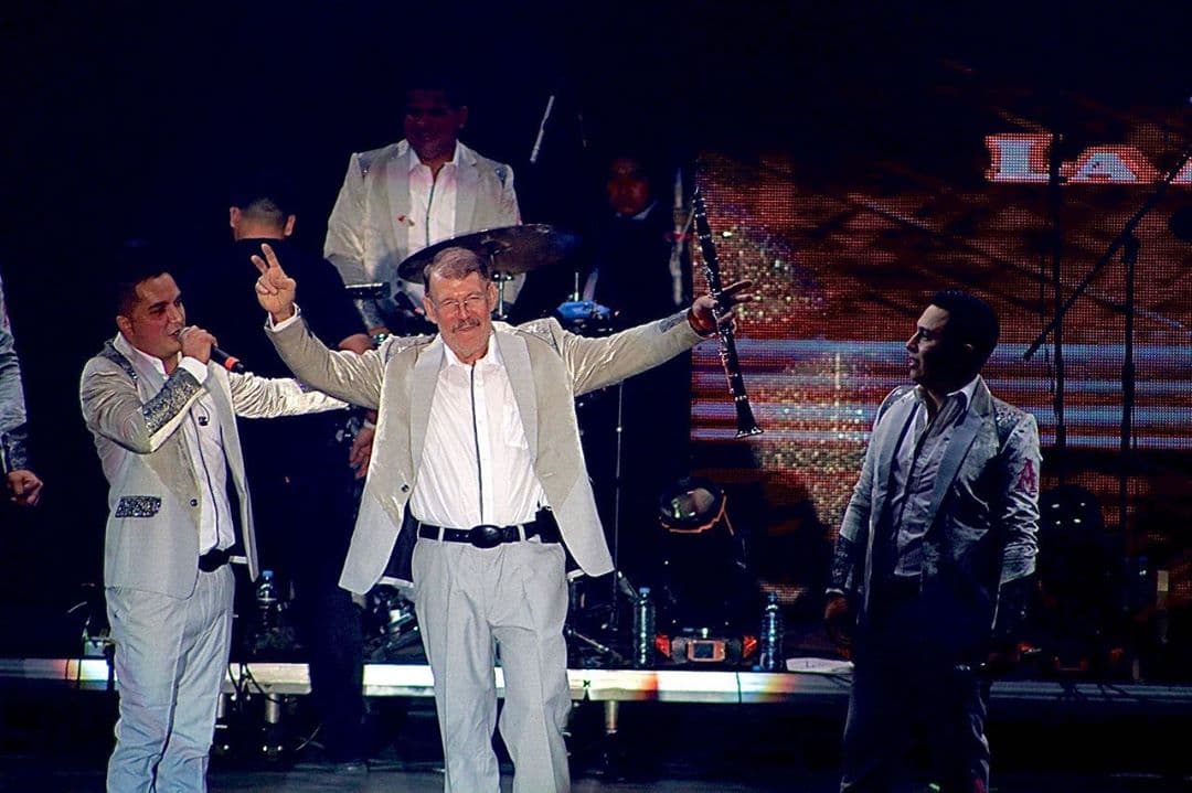 La Arrolladora Banda El Limón volvió a sorprender a todos sus seguidores con el lanzamiento de su nuevo material discográfico, titulado "Labios Mentirosos"-