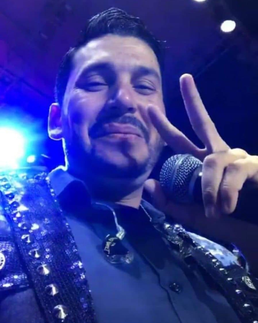 "El Flaco" tiene su propia empresa que se llama LAR Music con la que lleva su propuesta musical.