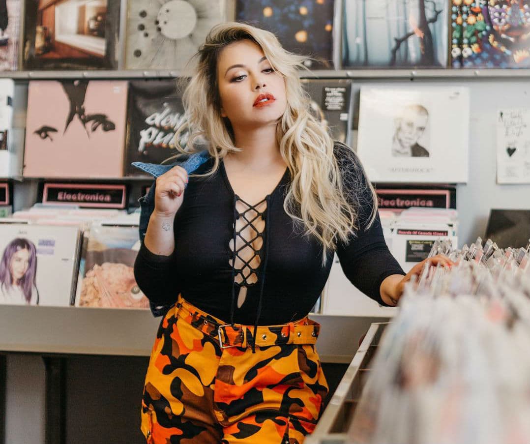 Comparan a la 'Chiquis' con la novia de Chucky