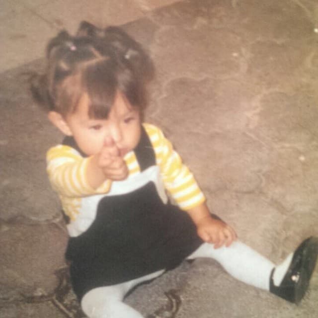Ángela creció acompañando a su papá en sus diferentes giras de conciertos.