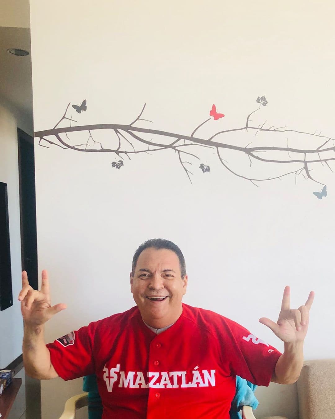 Julio Preciado presume a sus seguidores en redes sociales la mejoría en su salud.