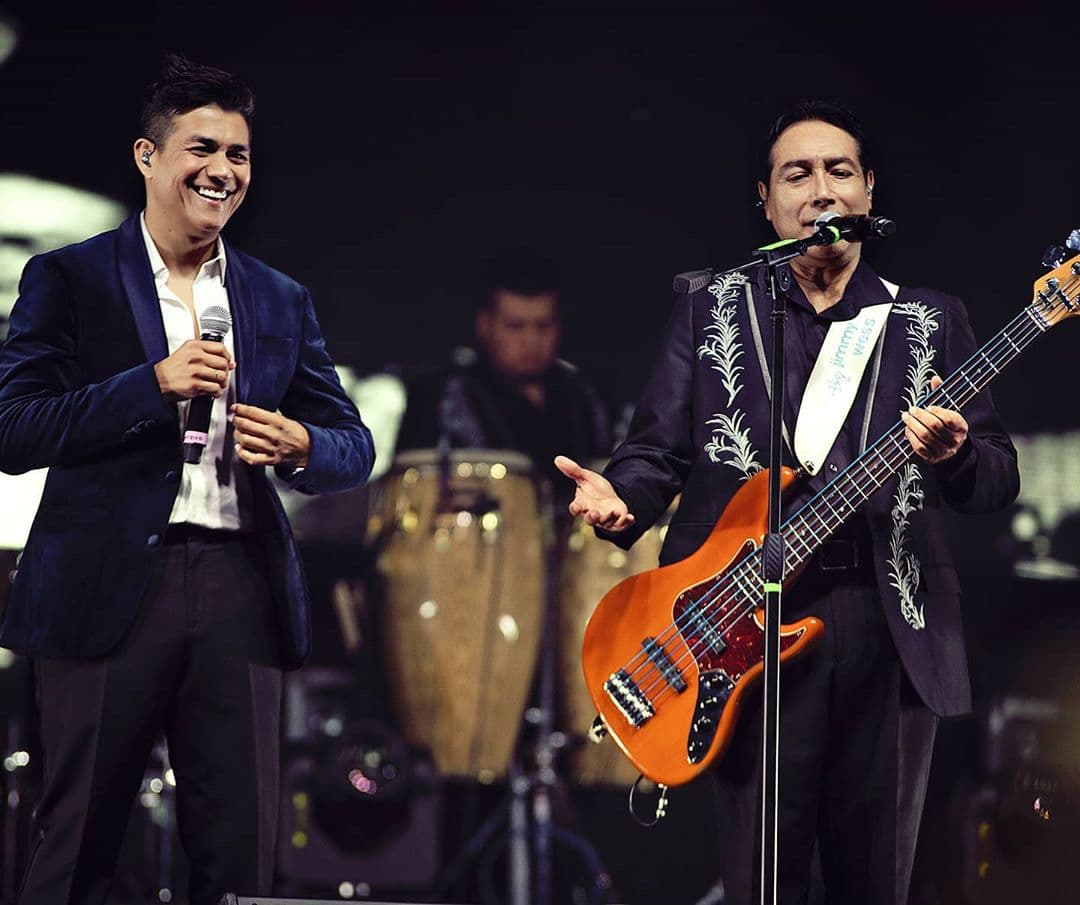 Américo y Los Ángeles Azules unieron su talento en el tema "20 Rosas", incluido en el disco "De Buenos Aires Para El Mundo".