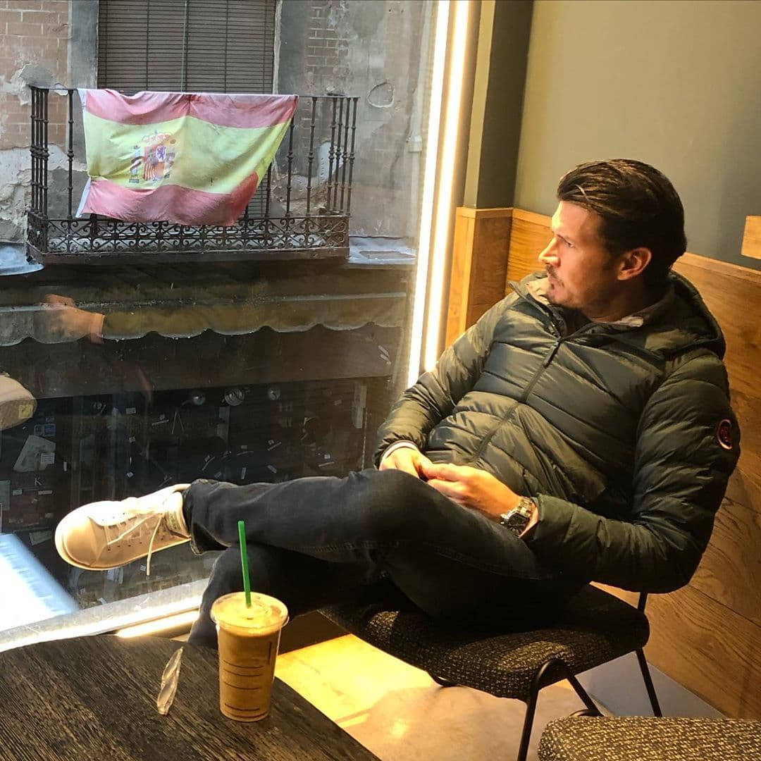 “Ya estamos en Madrid, España 🇪🇸 listos para poner en alto el nombre de Mazatlán en la #FITUR2020”, mencionó en redes sociales el líder de la agrupación, Poncho Lizárraga.