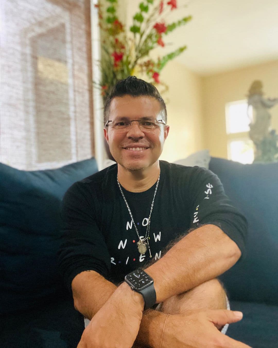 Jorge Medina promueve su último sencillo "Persona Tóxica".